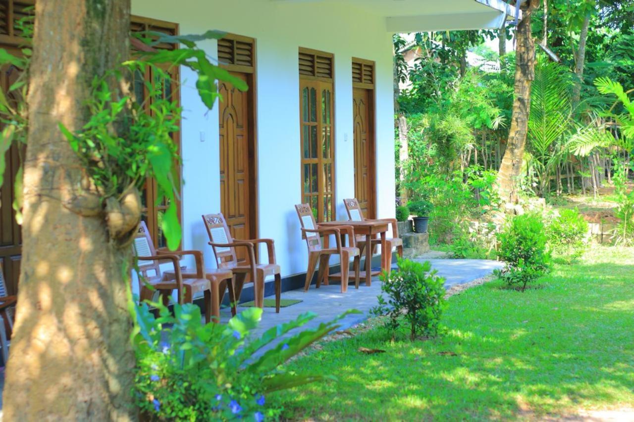 Medawatta Villa Mirissa Esterno foto